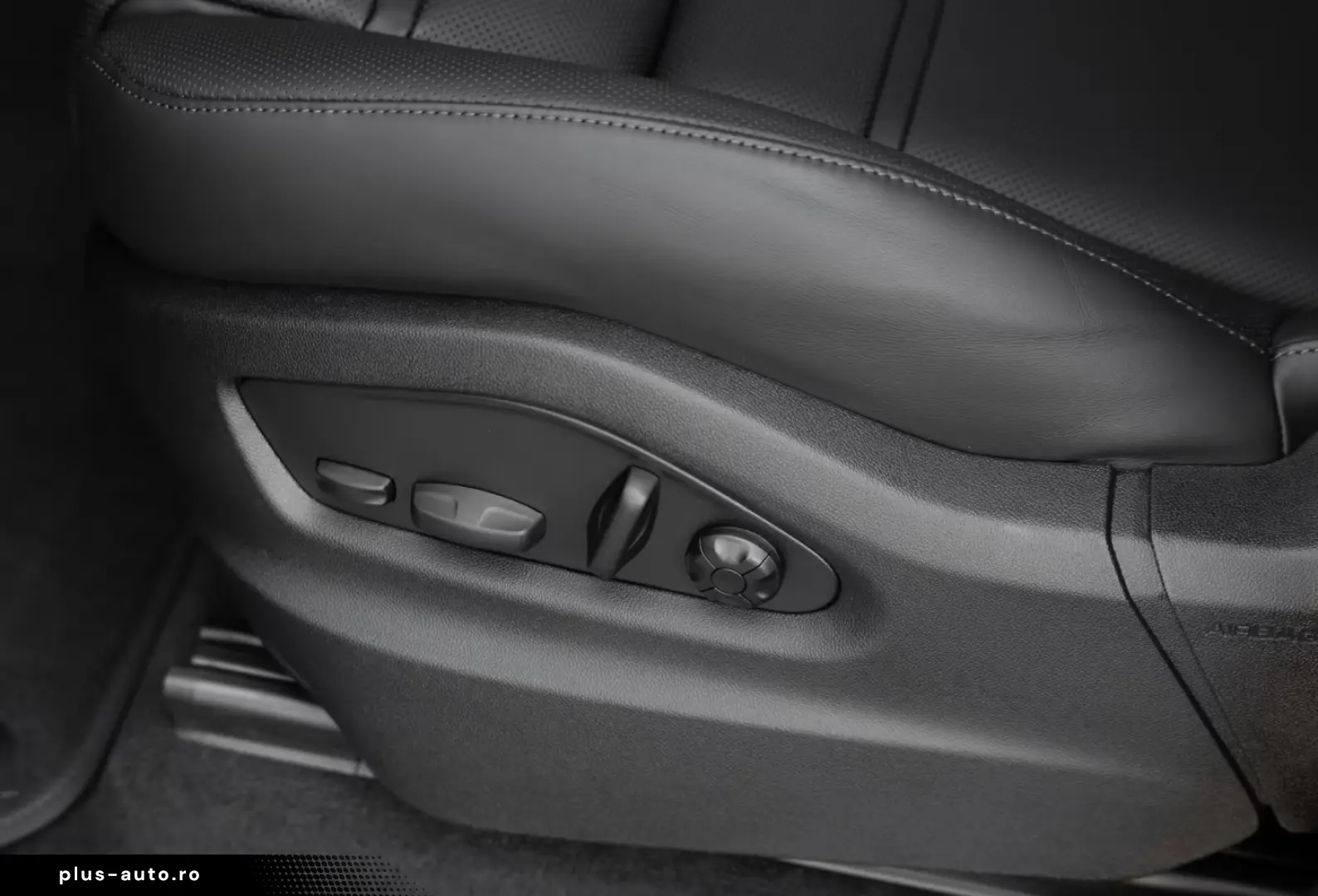 Porsche Cayenne E-Hybrid Ediția Neagră