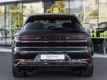 Porsche Cayenne E-Hybrid Ediția Neagră