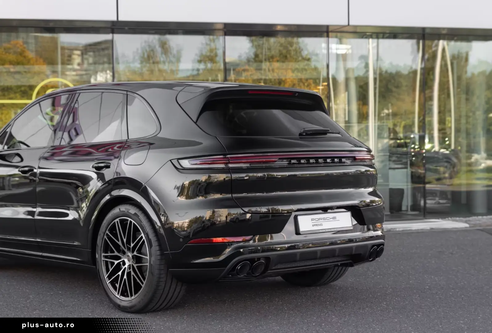 Porsche Cayenne E-Hybrid Ediția Neagră
