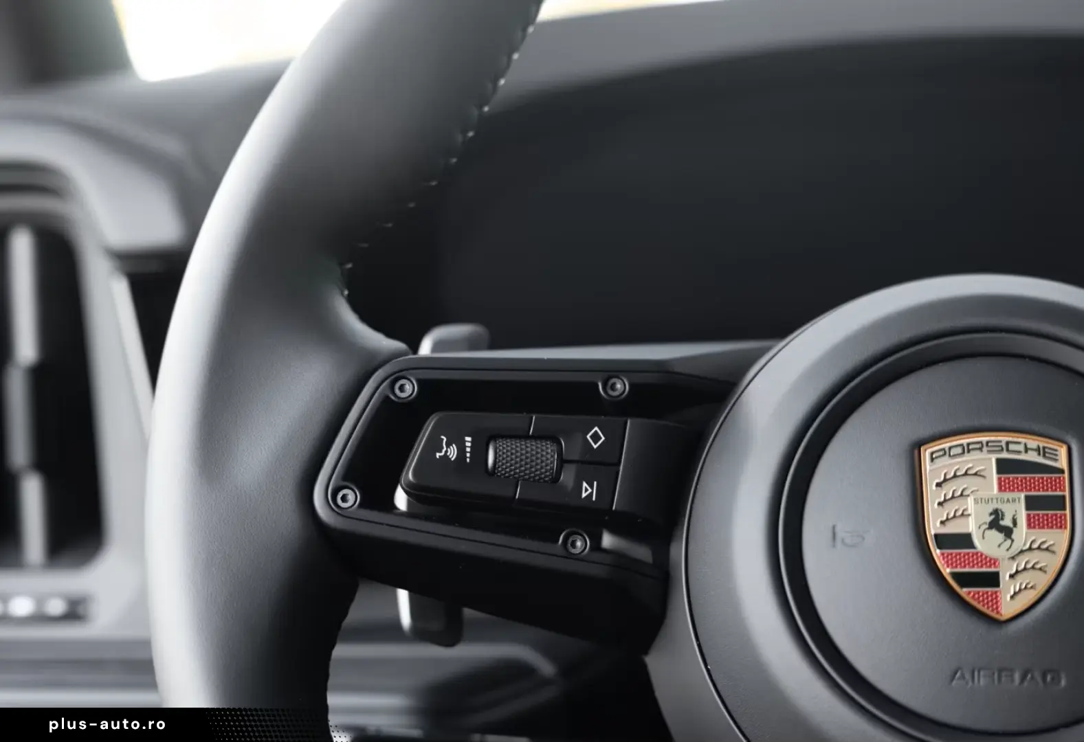 Porsche Cayenne E-Hybrid Ediția Neagră