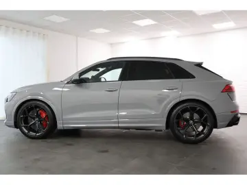 RS Q8 4.0 TFSI quattro performance Matrix HUD AH
