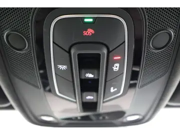 RS Q8 4.0 TFSI quattro performance Matrix HUD AH