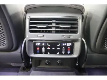 RS Q8 4.0 TFSI quattro performance Matrix HUD AH