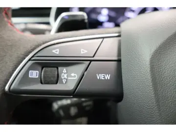 RS Q8 4.0 TFSI quattro performance Matrix HUD AH