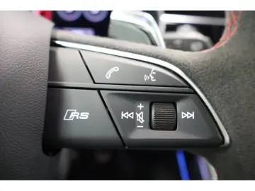 RS Q8 4.0 TFSI quattro performance Matrix HUD AH