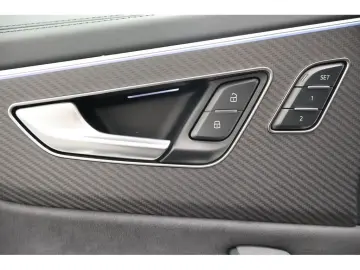 RS Q8 4.0 TFSI quattro performance Matrix HUD AH