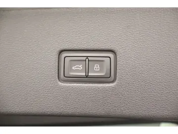 RS Q8 4.0 TFSI quattro performance Matrix HUD AH