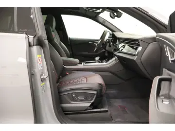 RS Q8 4.0 TFSI quattro performance Matrix HUD AH