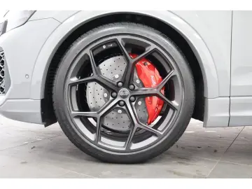 RS Q8 4.0 TFSI quattro performance Matrix HUD AH