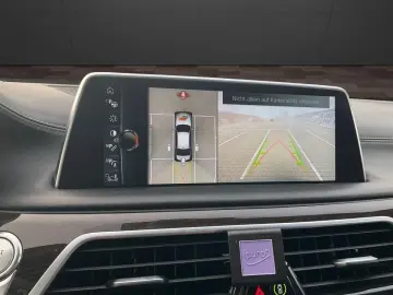 BMW Seria 7 740e L xDrive