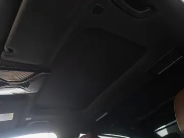 BMW Seria 7 740e L xDrive