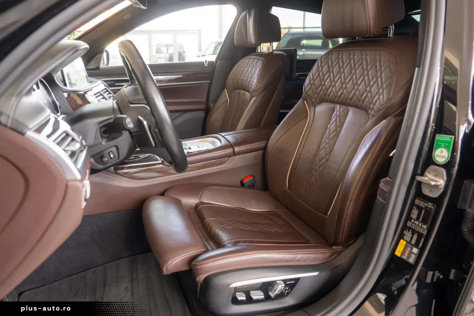 BMW Seria 7 740e L xDrive