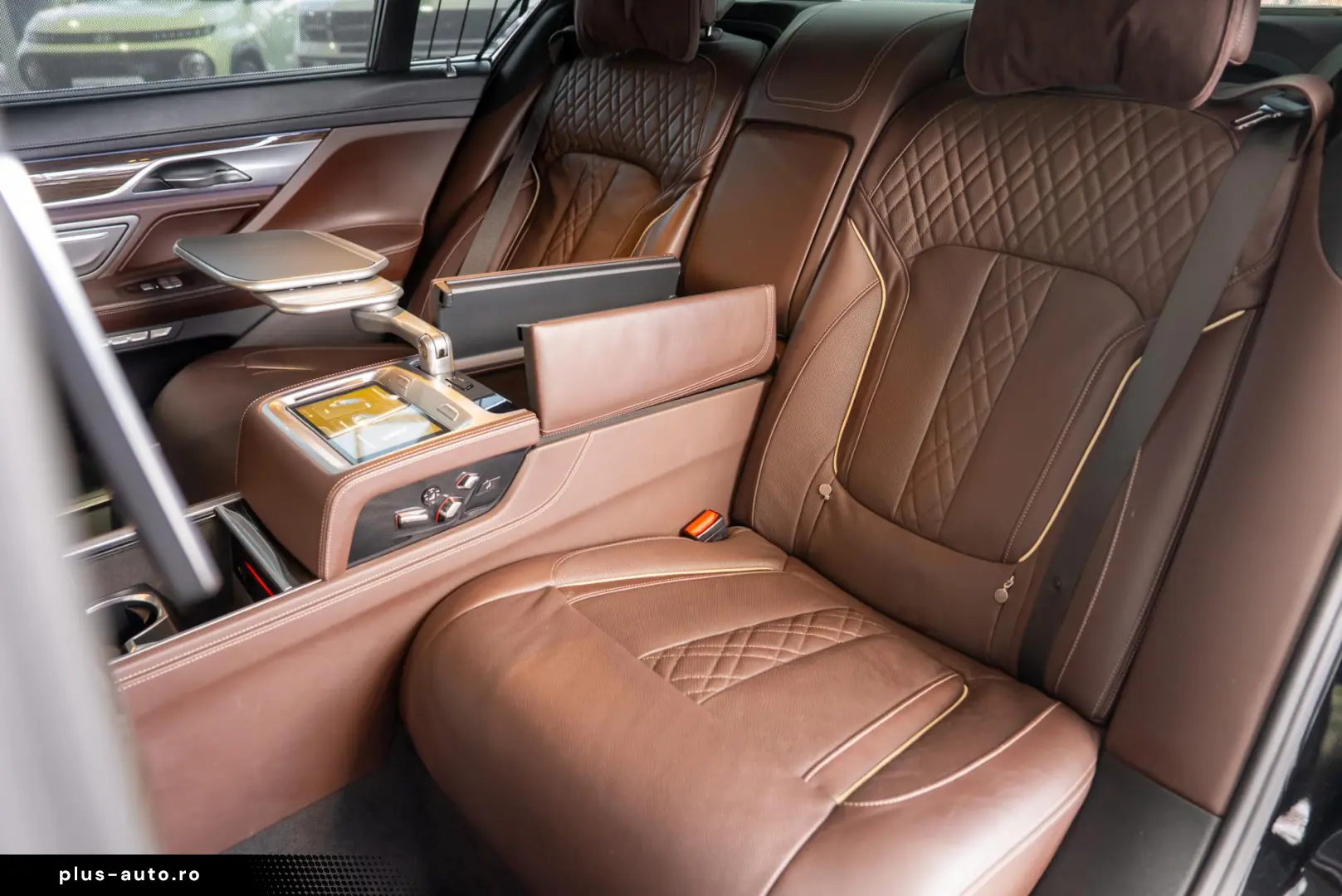 BMW Seria 7 740e L xDrive