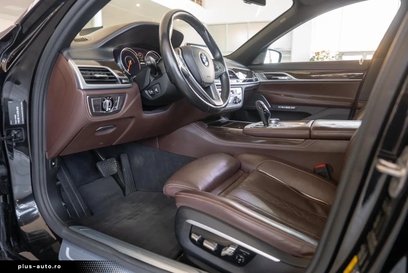 BMW Seria 7 740e L xDrive