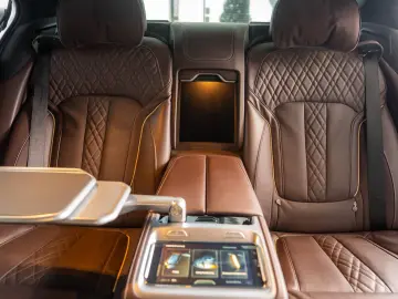 BMW Seria 7 740e L xDrive