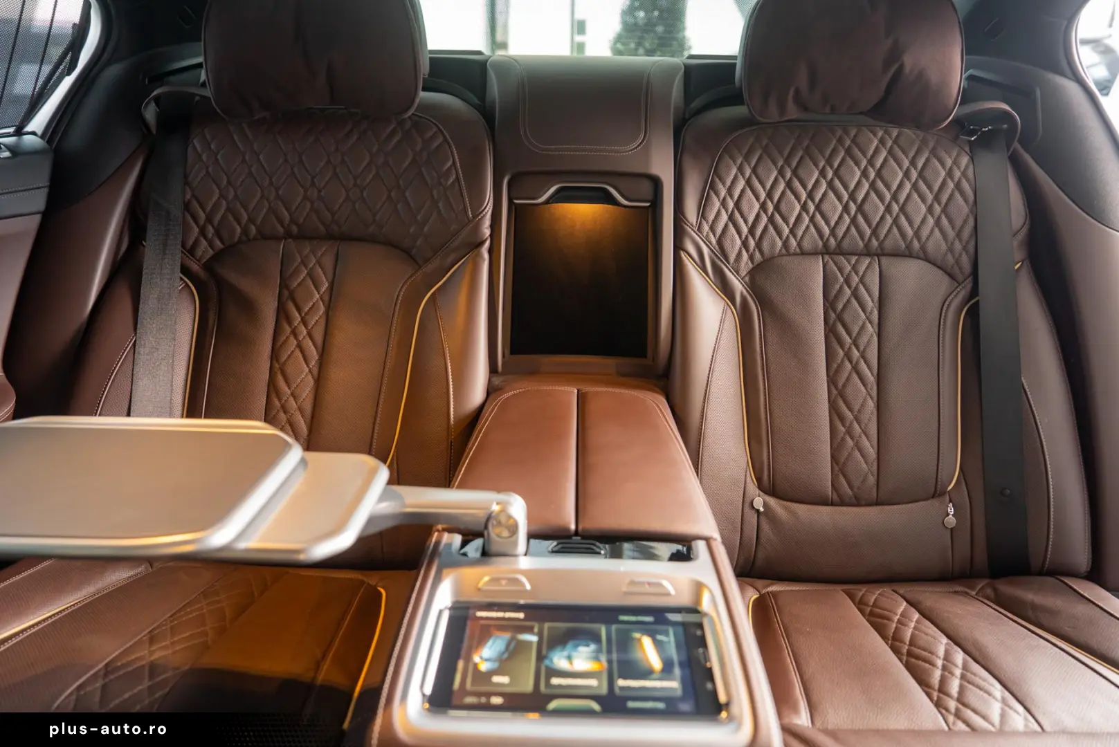 BMW Seria 7 740e L xDrive