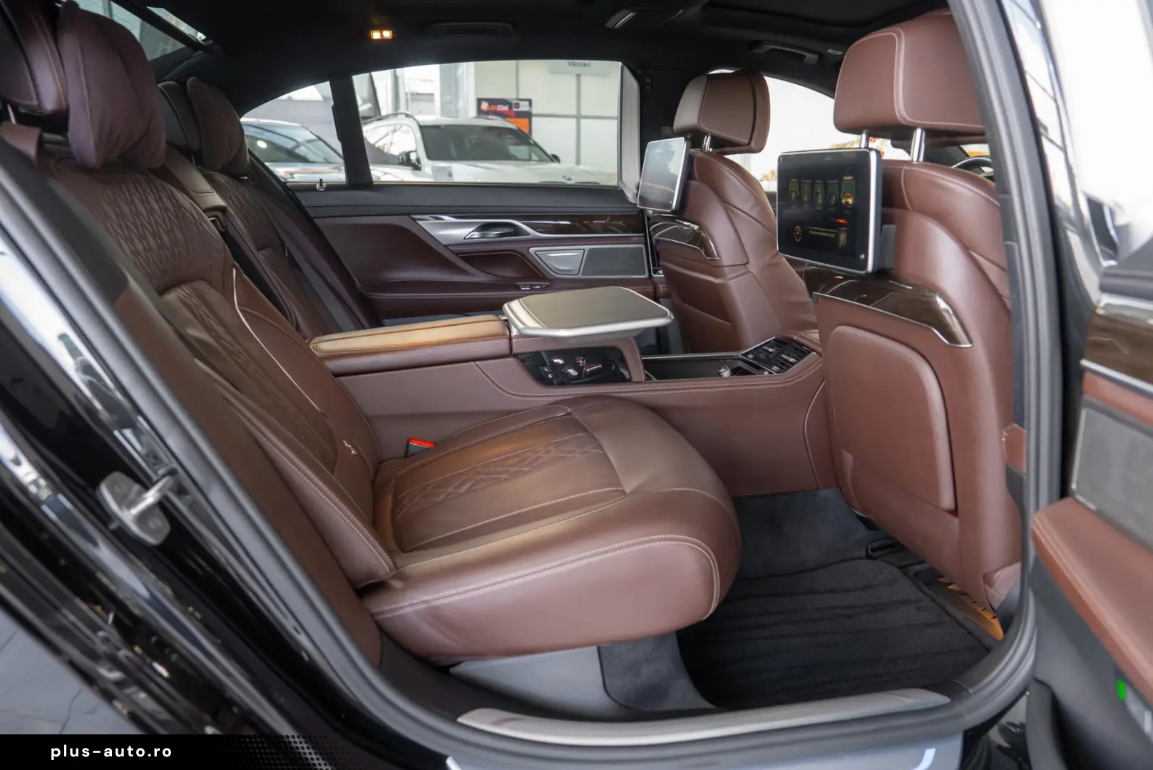 BMW Seria 7 740e L xDrive