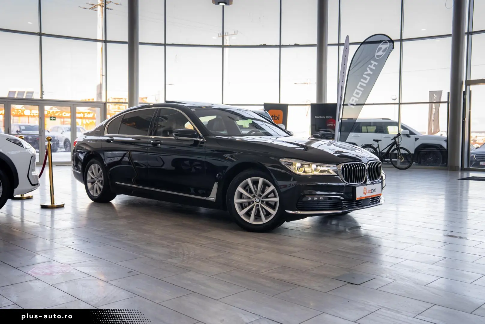 BMW Seria 7 740e L xDrive