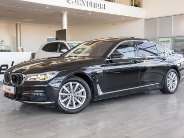 BMW Seria 7 740e L xDrive