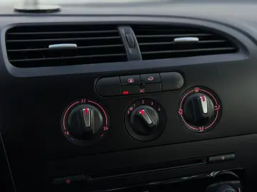 SEAT LEONVSSZZZ1PZAR061330