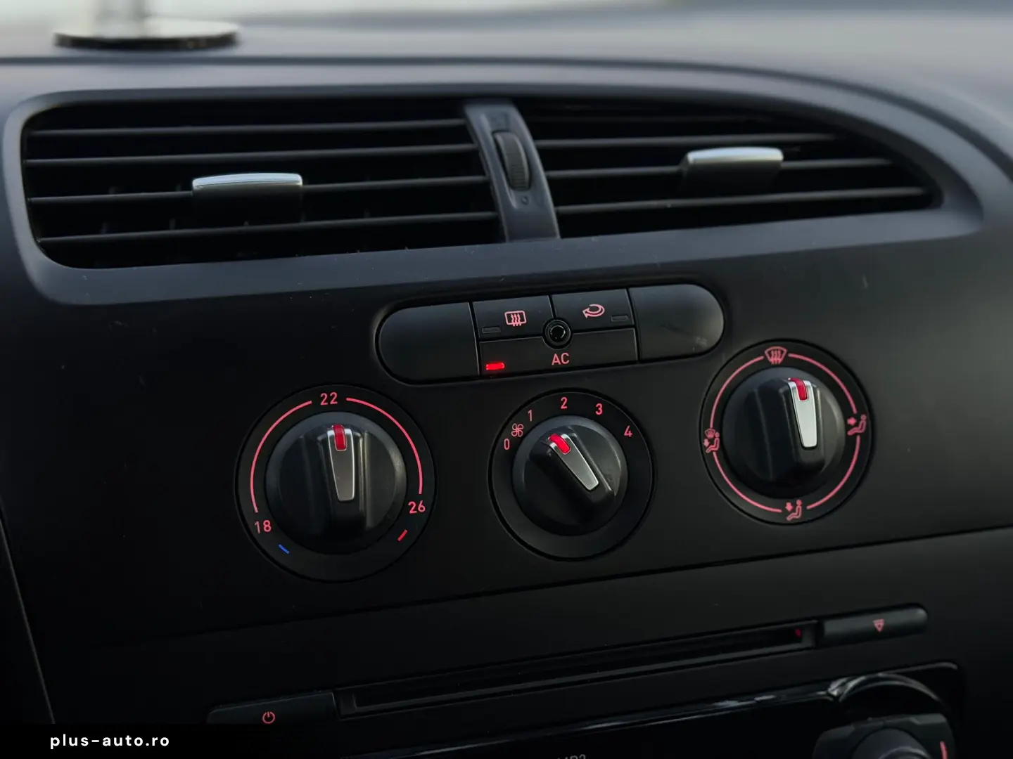 SEAT LEONVSSZZZ1PZAR061330