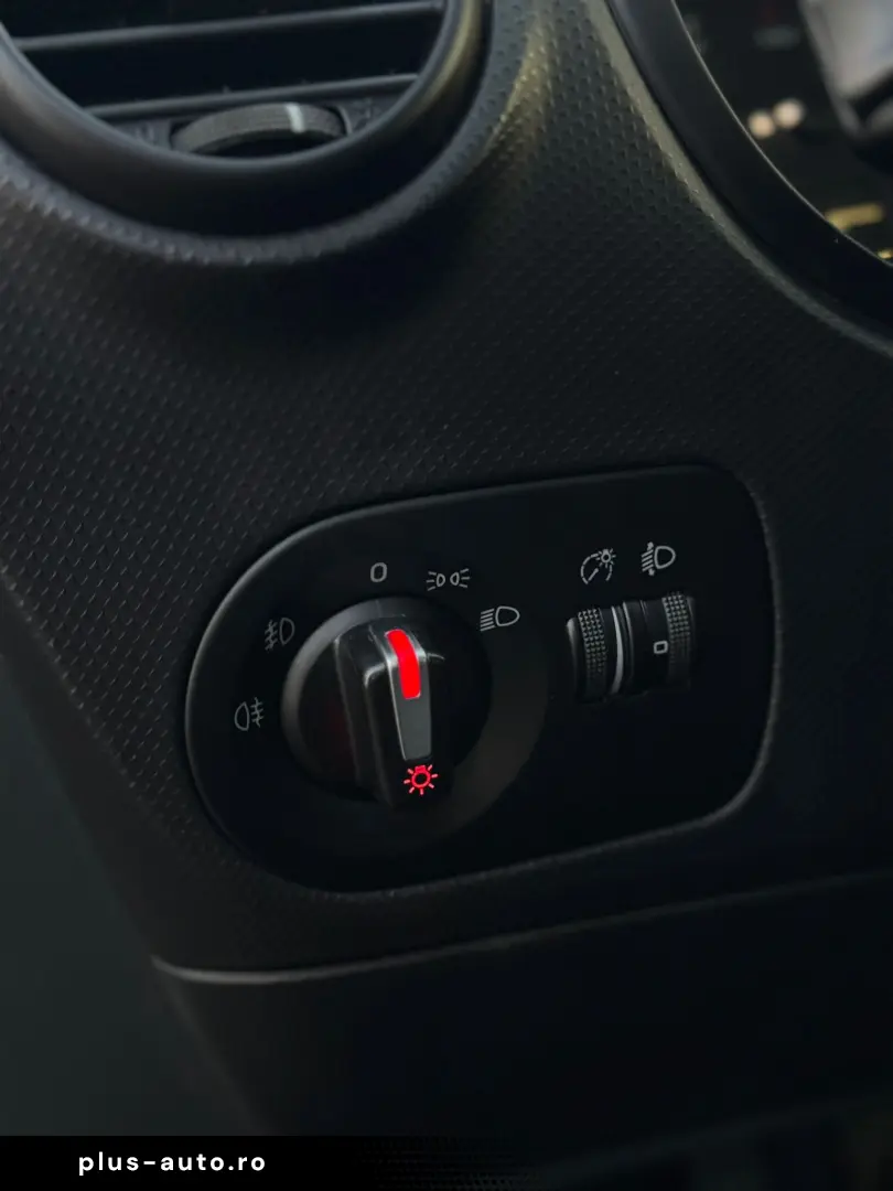 SEAT LEONVSSZZZ1PZAR061330