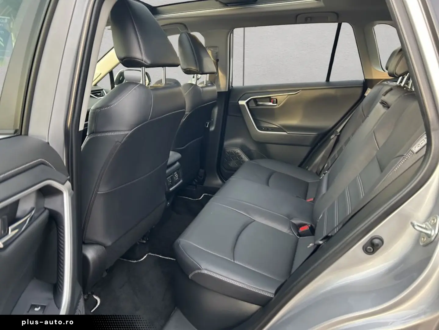 RAV 4 2.5 4x4 Hybrid Lounge Skyview