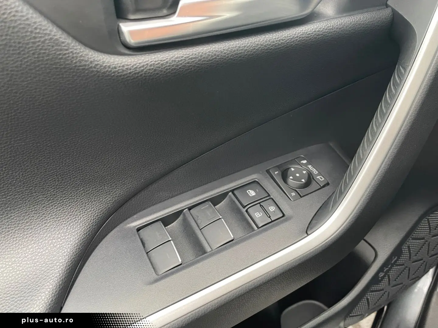 RAV 4 Plug-in-Hybrid Technik-Paket  HUD Navi LED