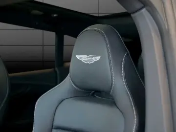 ASTON MARTIN DBX707 MY 2025