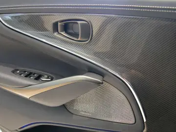 ASTON MARTIN DBX707 MY 2025