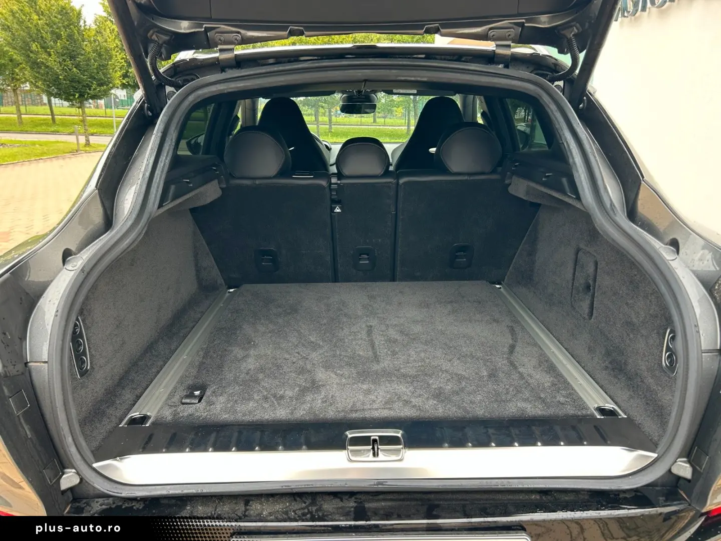 ASTON MARTIN DBX707 - Aston Martin Memmingen