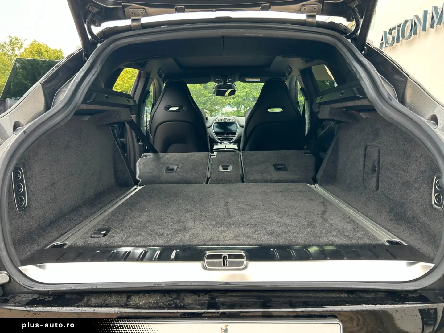 ASTON MARTIN DBX707 - Aston Martin Memmingen