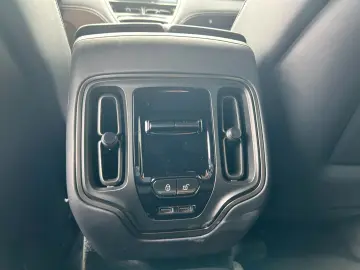 ASTON MARTIN DBX707 - Aston Martin Memmingen