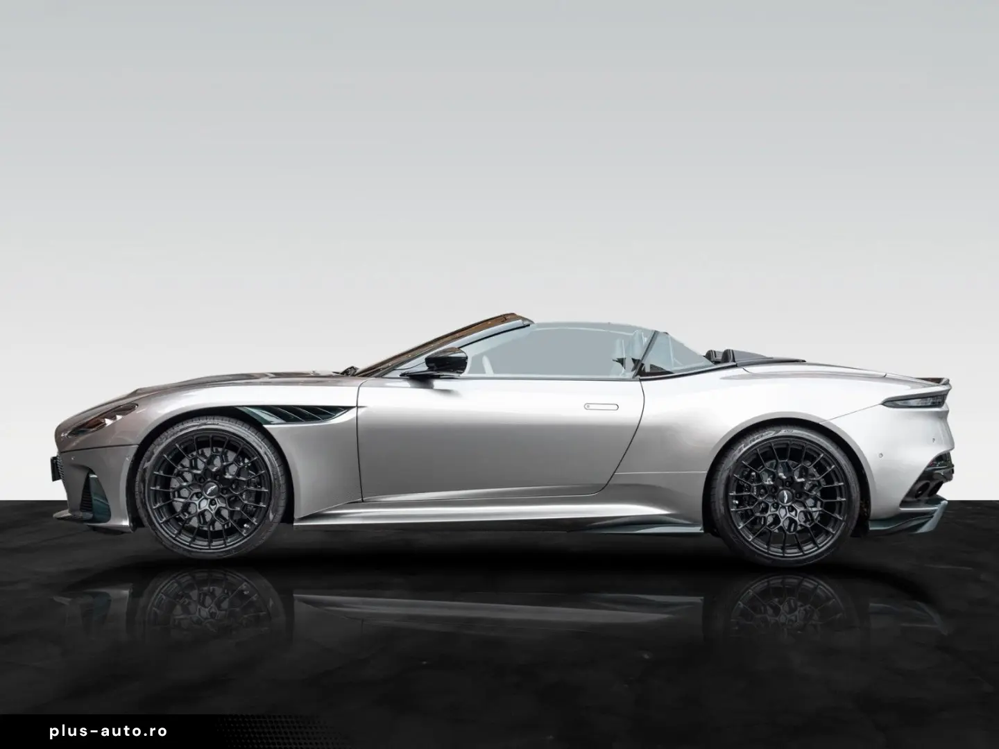 ASTON MARTIN DBS770 Ultimate Volante   Carbon Fibre Seats