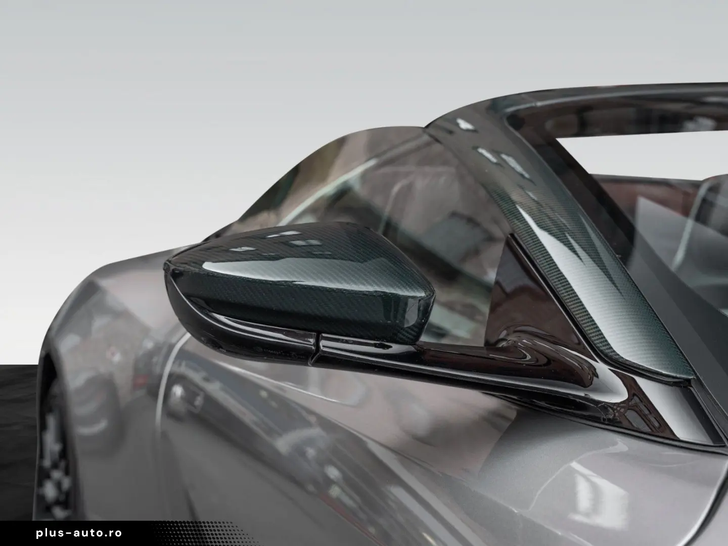 ASTON MARTIN DBS770 Ultimate Volante   Carbon Fibre Seats