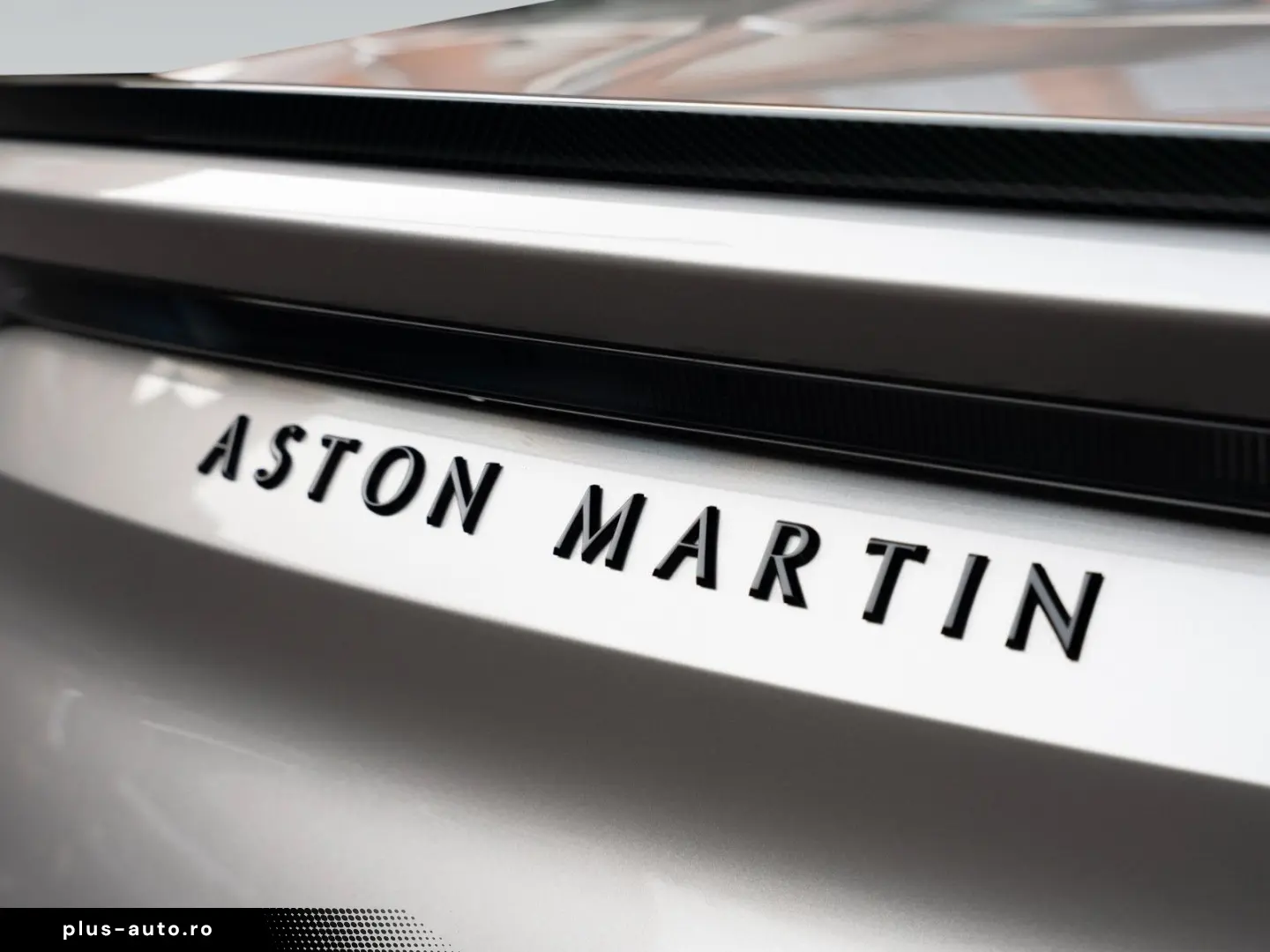 ASTON MARTIN DBS770 Ultimate Volante   Carbon Fibre Seats