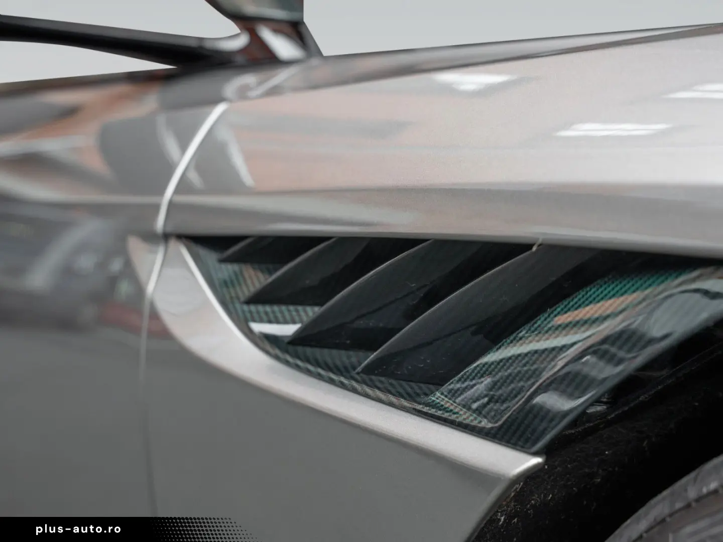 ASTON MARTIN DBS770 Ultimate Volante   Carbon Fibre Seats