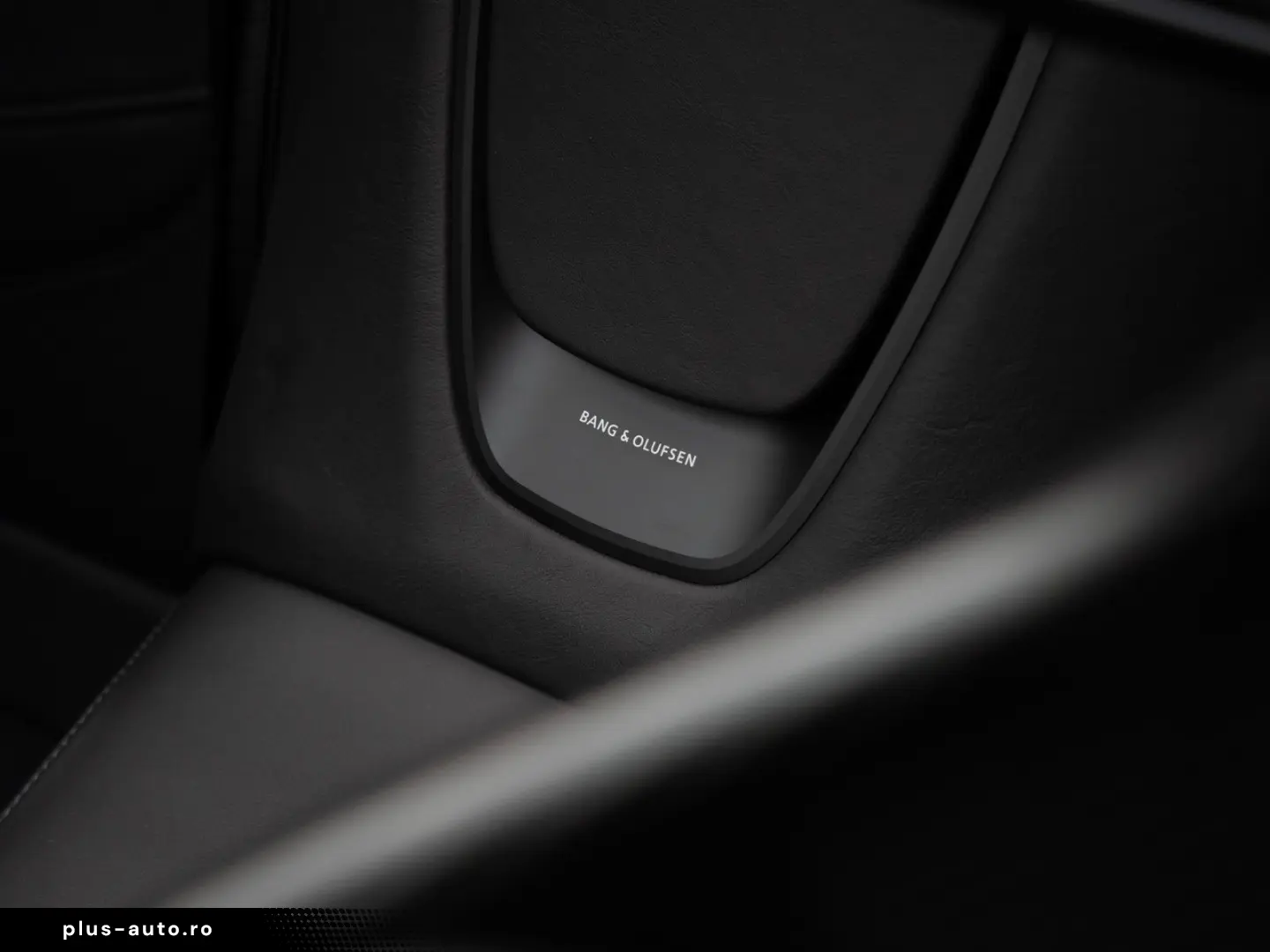 ASTON MARTIN DBS770 Ultimate Volante   Carbon Fibre Seats