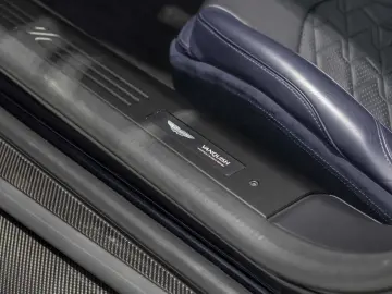 ASTON MARTIN V12 Vanquish -Ultramarine Black-