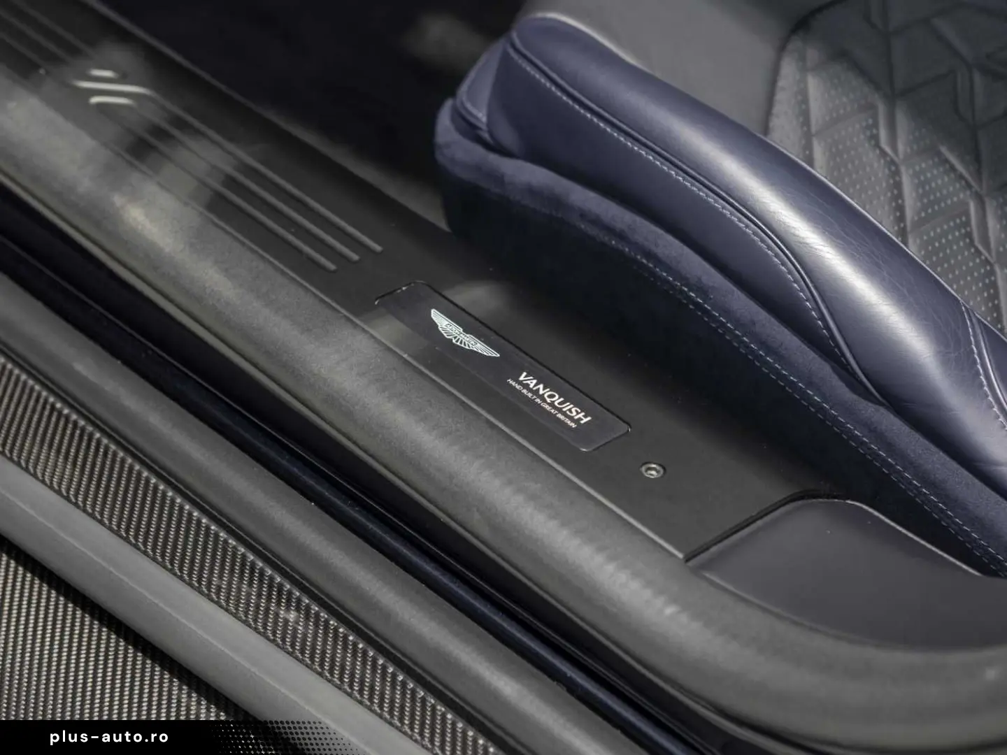 ASTON MARTIN V12 Vanquish -Ultramarine Black-