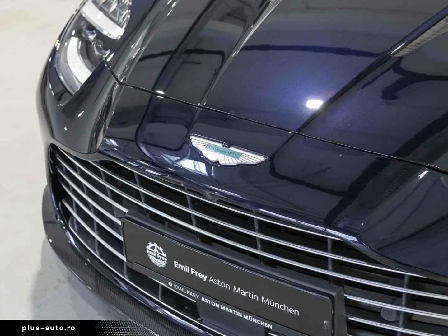 ASTON MARTIN V12 Vanquish -Ultramarine Black-