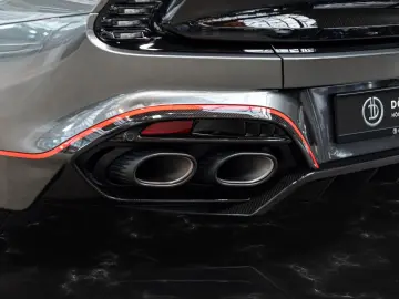 ASTON MARTIN Vanquish   Full Spec   Full Carbon Exterior