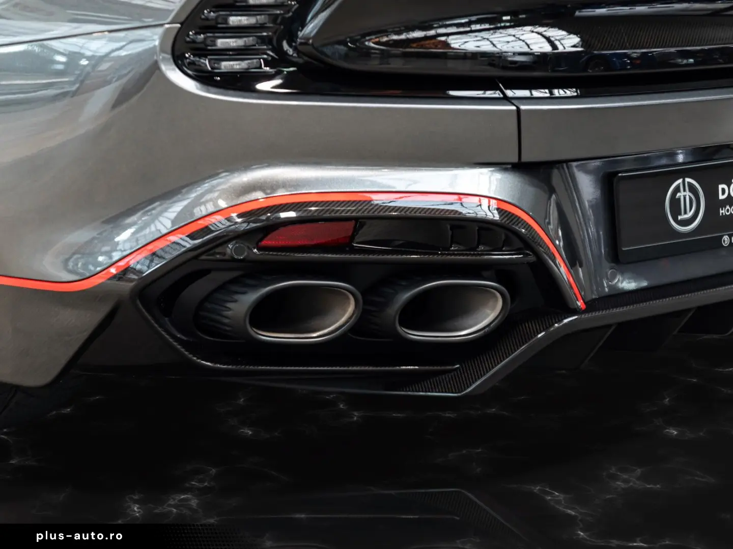 ASTON MARTIN Vanquish   Full Spec   Full Carbon Exterior