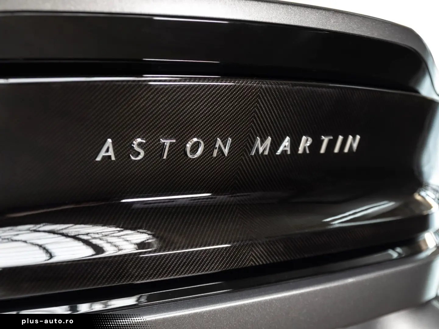 ASTON MARTIN Vanquish   Full Spec   Full Carbon Exterior