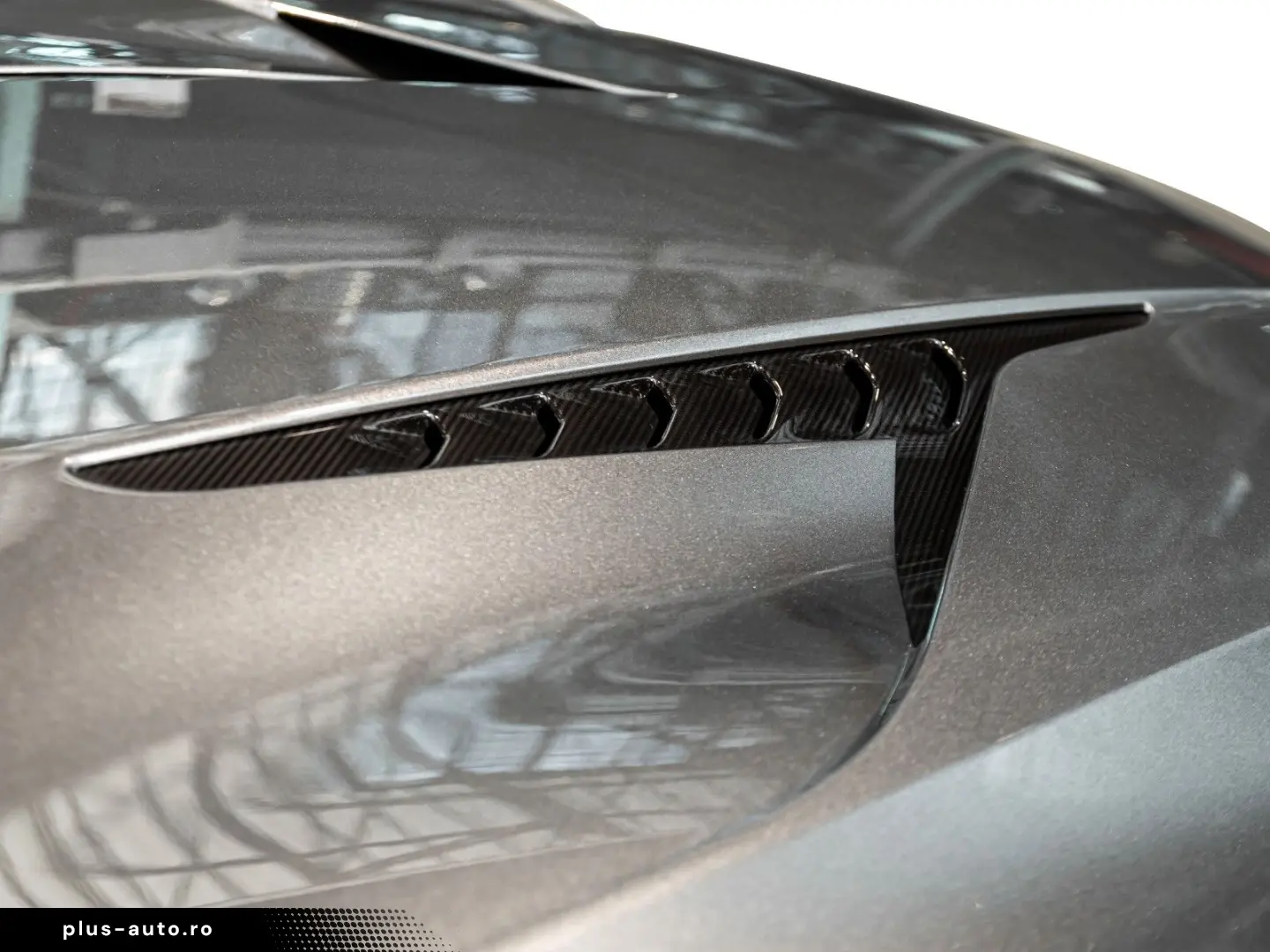 ASTON MARTIN Vanquish   Full Spec   Full Carbon Exterior