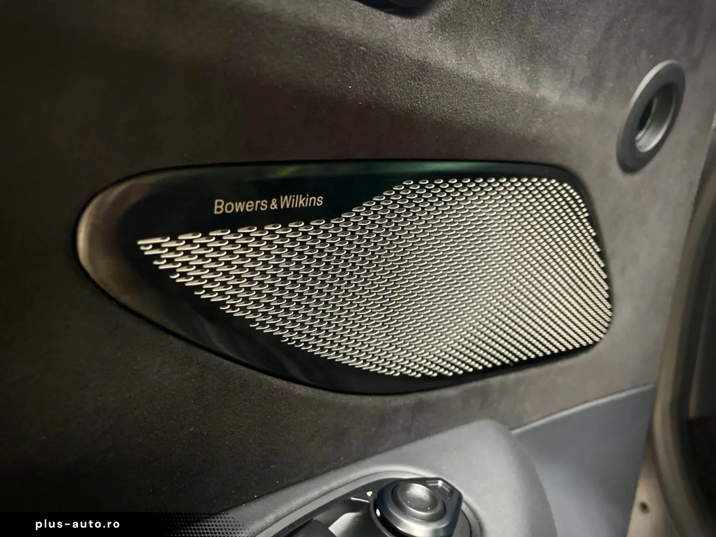 ASTON MARTIN Vantage V8 MY25