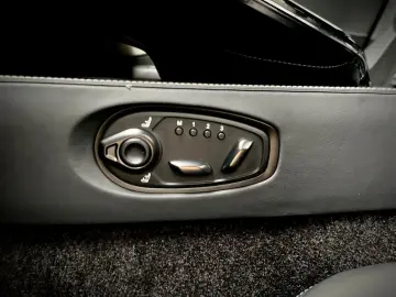 ASTON MARTIN Vantage V8 MY25