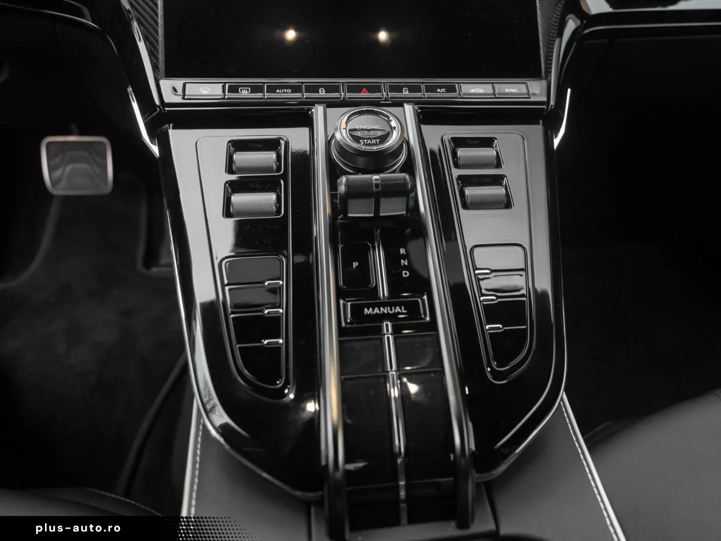 ASTON MARTIN V8 Vantage MY25   Launch Pack   Bowers&Wilkins