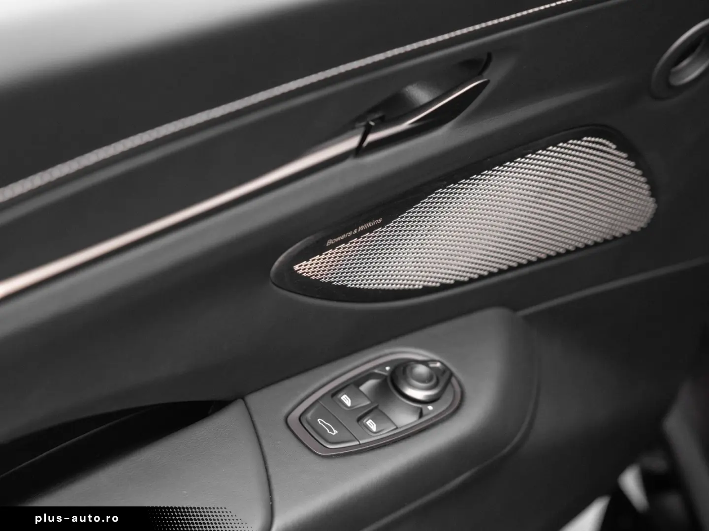 ASTON MARTIN V8 Vantage MY25   Launch Pack   Bowers&Wilkins