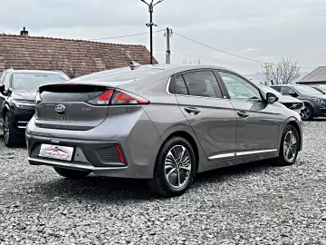 Hyundai IONIQ STYLE 1.6 Plug-In Hybrid